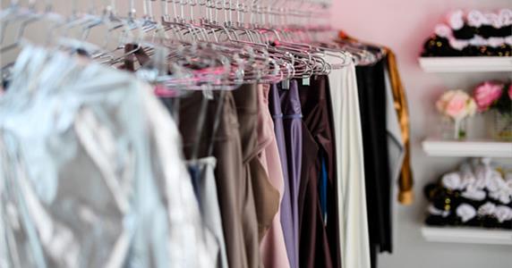 10 مرکز خرید برتر رگال لباس در تهران