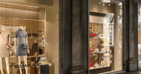 بهترین ویترین مغازه لباس در فروشگاه