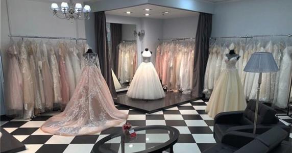 نحوه چیدمان لباس عروس و لباس های لاکچری
