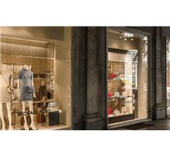 بهترین ویترین مغازه لباس در فروشگاه