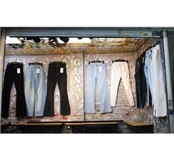 ایده برای دکوراسیون مغازه شلوار زنانه