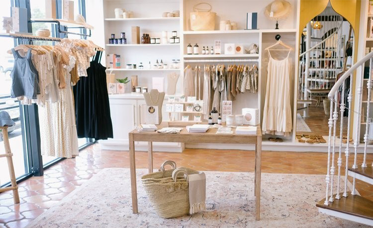 10 ایده دکوراسیون بوتیک زنانه