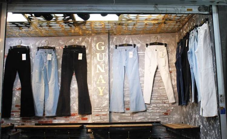 ایده برای دکوراسیون مغازه شلوار زنانه